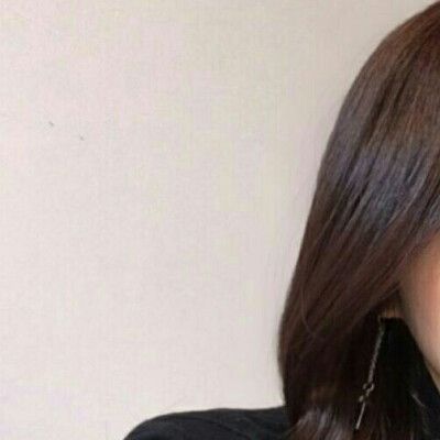 港股午评：恒指跌1.37% 科指跌2.15% 科网股低迷 黄金股走弱 快手跌超13%